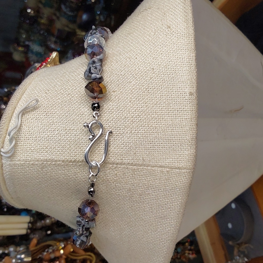 Artisan necklace with over a 100 + carat tot wght amethyst, Glass and crystal - Picture 3 of 3